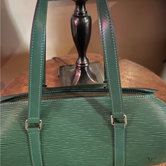 - Louis Vuitton Papillon Epi Green Leather Shoulder Bag with Matching Poch… - Picture 5 of 13